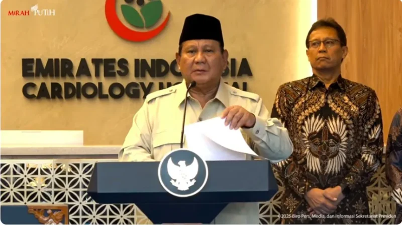 Presiden Prabowo Subianto meresmikan RS Emirates–Indonesia di Solo dengan Menkes Budi Gunadi Sadikin. (Posnews/Setpres)