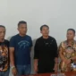 Warga Pamijahan memperlihatkan menu Makan Bergizi Gratis yang diprotes hingga viral di media sosial. (Posnews/Ist)