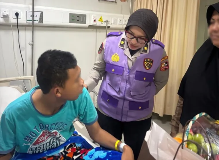 Psikolog Polri memberikan pendampingan trauma bagi siswa SMAN 72 Jakarta pascaledakan. (Posnews/Ist)