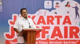Rano Karno membuka Jakarta Jobfest 2025 dan mengumumkan pembukaan 1.000 lowongan sopir TransJakarta. (Posnews/Kominfo)