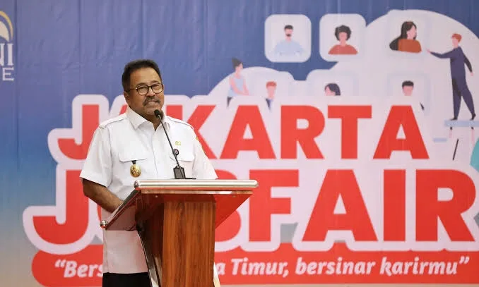 Rano Karno membuka Jakarta Jobfest 2025 dan mengumumkan pembukaan 1.000 lowongan sopir TransJakarta. (Posnews/Kominfo)