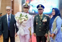 Rizki Juniansyah dilantik sebagai perwira TNI AL oleh Panglima TNI Agus Subiyanto di Mabes TNI. (Posnews/Puspen  Mabes TNI)