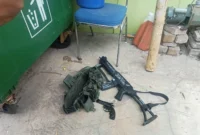 Di area Masjid ditemukan senjata mainan jenis laras Panjang, pistol dan wadah bahan peledak. (Posnews)