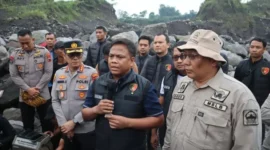 Polri gerebek tambang ilegal di lereng Merapi Magelang, alat berat dan tumpukan material disegel petugas. (Polri)