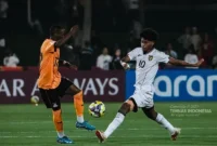 Aksi Fadly Alberto pada laga Timnas Indonesia U-17 vs Zambia U-17 Grup H Piala Dunia 2025. (Timnas Indonesia)