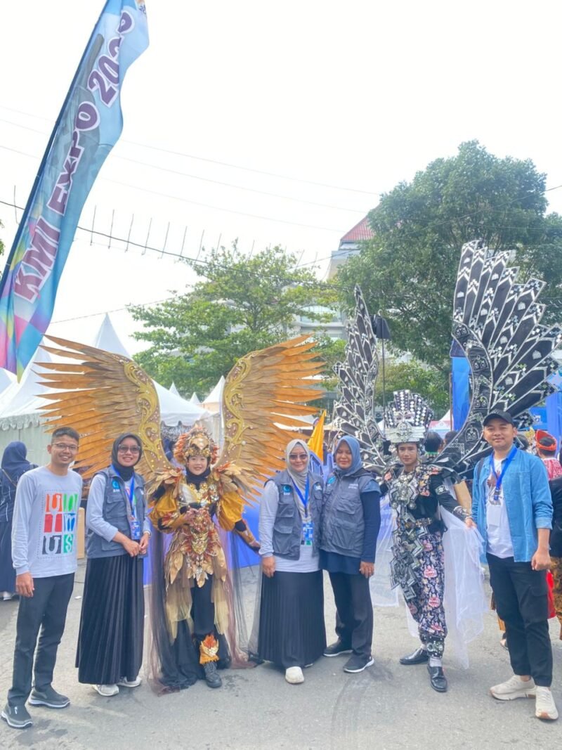 Foto, Tampak Tim Kirab Budaya Universitas Muhammadiyah Semarang dalam KMI Expo XVI. Dok: Istimewa.