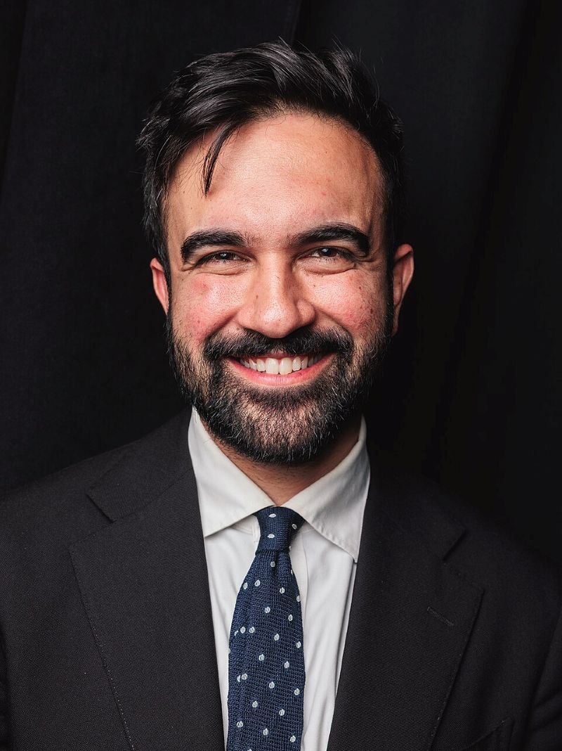 Foto, Kemenangan Kiri. Sosialis demokrat Zohran Mamdani (34) merobohkan dinasti politik dan merebut kursi Wali Kota New York dari Andrew Cuomo. Dok: Wikipedia.