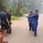 Tim SAR Polri melakukan pencarian korban longsor di wilayah pegunungan Sumut. (Posnews/Ist)