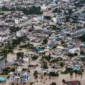 Rekor hujan 300 tahun tenggelamkan Hat Yai! Thailand kerahkan kapal induk Chakri Naruebet jadi RS apung demi selamatkan jutaan korban banjir. Dok: Reuters.