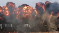 Ilustrasi, ertempuran di gurun Balochistan. Pasukan keamanan Pakistan menggunakan drone dan helikopter untuk mematahkan kepungan pemberontak separatis setelah bentrokan berdarah selama tiga hari. Dok: Istimewa.