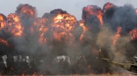 Ilustrasi, ertempuran di gurun Balochistan. Pasukan keamanan Pakistan menggunakan drone dan helikopter untuk mematahkan kepungan pemberontak separatis setelah bentrokan berdarah selama tiga hari. Dok: Istimewa.