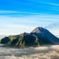 Ilustrasi, Gunung Merapi kembali erupsi, meluncurkan awan panas 9 kali dalam semalam. Status kini SIAGA (Level III), BPBD Sleman siagakan personel dan logistik. Dok: Istimewa.