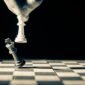 Ilustrasi, Bisnis bukanlah perang, tapi sebuah permainan strategis. Teori Permainan (Game Theory) menjelaskan mengapa terkadang langkah terbaik adalah bekerja sama, bukan saling menghancurkan. Dok: Istimewa.