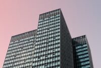 Ilustrasi, Bangku taman yang tidak bisa ditiduri atau trotoar berpaku. Ini adalah "Arsitektur Musuh", desain yang sengaja dibuat untuk mengusir kelompok rentan. Dok:  Istimewa.