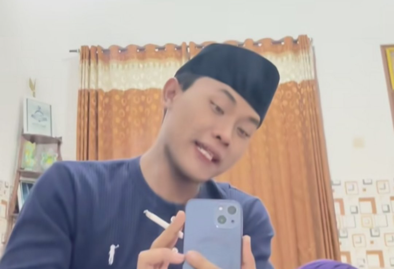 Ilustrasi, Gus Elham Yahya dari Kediri minta maaf usai video viralnya mencium anak perempuan (termasuk bibir) menuai kecaman. Ia sebut khilaf dan video lama, Wamenag Romo Syafii tegaskan:
