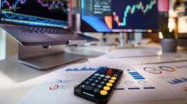 Ilustrasi, Cerdas kelola belanja. Menghadapi lonjakan harga pangan musiman di bulan Ramadan membutuhkan strategi belanja terencana dan kreativitas substitusi menu guna menjaga stabilitas keuangan keluarga. Dok: Istimewa.