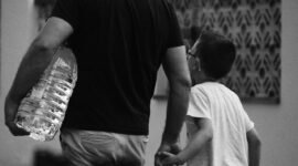 Ayah ada di rumah, tapi rasanya asing? Indonesia masuk jajaran negara 