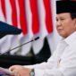 Momen haru di ICU RS Koja. Presiden Prabowo jenguk siswa korban tabrakan mobil MBG. 