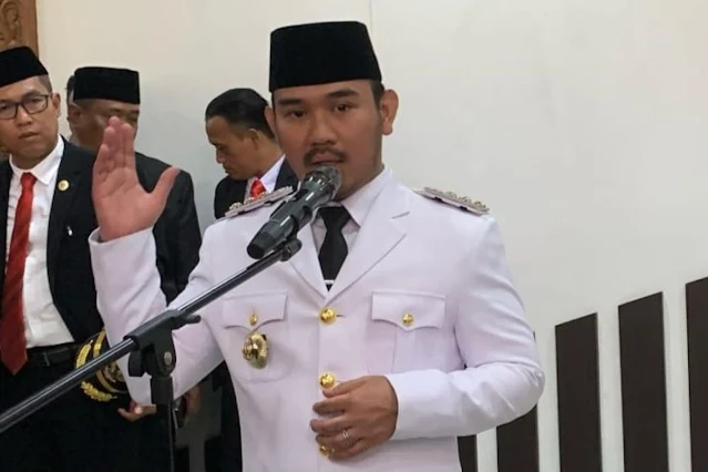 Bupati Bekasi Ade Kuswara Kunang diperiksa KPK terkait OTT. (Posnews/Ist)