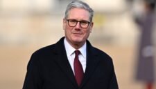 Diplomasi di titik didih. Presiden Donald Trump meluncurkan kritik tajam terhadap PM Keir Starmer, membandingkannya secara negatif dengan Winston Churchill akibat sikap Inggris yang enggan bergabung dalam serangan ofensif ke Iran. Dok: Istimewa.