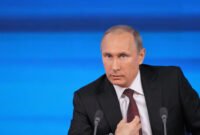 Pertemuan 4 jam di Moskow berakhir panas. Putin ancam Eropa akan hancur jika perang meletus. Simak detail negosiasi alot utusan Trump di Kremlin. Dok: Istimewa.