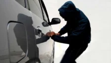 Ilustrasi, pencuri mobil. (Posnews/Ist)
