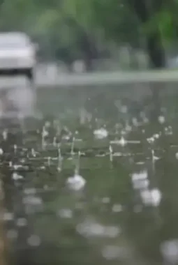 Cuaca Jabodetabek Hari Ini Diguyur Hujan Ringan, Waspada Petir dan Angin Kencang