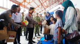 Kapolri Jenderal Listyo Sigit Prabowo meninjau kesiapan pengamanan dan pelayanan Natal 2025 serta Tahun Baru 2026 di Stasiun Semarang Tawang, Jawa Tengah. (Posnews/Ist)