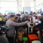 Kapolri Jenderal Pol Listyo Sigit Prabowo meninjau Stasiun Pasar Senen dan Terminal Pulo Gebang untuk memastikan kesiapsiagaan pengamanan dan keselamatan penumpang selama libur Natal 2025 dan Tahun Baru 2026. (Posnews/Ist)