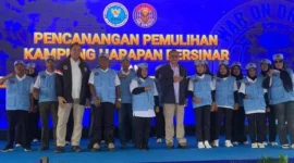 Kepala BNN Komjen Suyudi Ario Seto saat mencanangkan Program Kampung Harapan Bersinar di Kampung Muara Bahari, Jakarta Utara, sebagai upaya pemulihan dan pemberantasan narkoba. (Posnews/Ist)