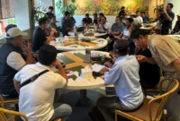 Ketua SNI Hadi Sutrisno memimpin konsolidasi nasional nelayan Indonesia di Muara Baru jelang aksi 18 Desember 2025. (Posnews/MR)