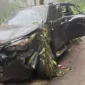 Mobil Toyota Fortuner terguling di jurang Gunung Bromo. (Posnews/Ist)