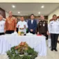 Pejabat pemerintah menjelaskan pemindahan dua narapidana Belanda dalam konferensi pers. (Posnews/Kumhamimipas)