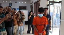 Pelaku teror bom sekolah di Depok diamankan polisi usai penyelidikan intensif. (Posnews/Ist)