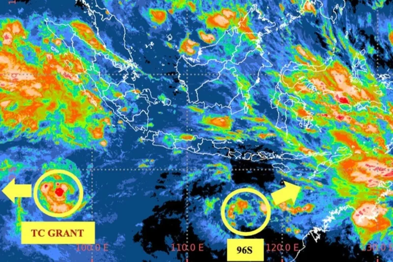 Peringatan dini BMKG terkait bibit siklon tropis 96S yang memicu gelombang tinggi dan cuaca ekstrem di perairan selatan Jawa, Bali, NTB, dan NTT. (Posnews/BMKG)