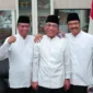 Pertemuan Syuriyah dan Tanfidziyah PBNU di Surabaya diwarnai shalawatan dan makan bersama sebagai simbol rekonsiliasi dan kebersamaan internal Nahdlatul Ulama. (Posnews/Ist)
