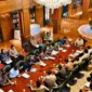 Presiden Prabowo Subianto memimpin rapat terbatas bersama Menteri Kabinet Merah Putih di Hambalang, Jawa Barat. (Posnews/Instagram Seskab)