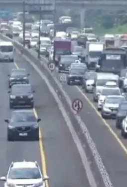 Tol Jakarta-Cikampek Macet Parah Hari Ini, Contraflow Diperpanjang hingga KM 47–65