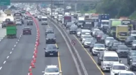 Dok: Kepadatan kendaraan di Tol Jakarta-Cikampek arah Cikampek saat PT Jasa Marga (Persero) Tbk memberlakukan contraflow dan buka tutup rest area KM 57.  (Posnews/Jasa Marga)