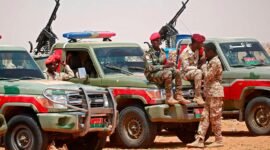 Ilustrasi,
Tragedi di Kordofan. Kelompok paramiliter RSF meluncurkan serangan drone mematikan yang menyasar warga sipil dan bantuan pangan, memperburuk krisis kemanusiaan di tengah ancaman kelaparan massal. Dok: Istimewa.