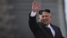 Foto, Pesan ganda dari Pyongyang. Di balik peresmian sistem peluncur roket raksasa berkemampuan nuklir, Korea Utara mengirimkan sinyal diplomasi yang mengejutkan terkait ketegangan drone dengan Korea Selatan. Dok: Istimewa.