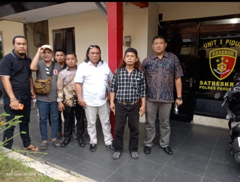 Tim Lawyer BRN Jawa Timur Datangi Tim Penyidik Satreskrim Polres Pasuruan, Selasa 30 Desember 2025. (Posnews/MR)