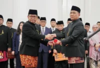 Gubernur Pramono Anung melantik Uus Kuswanto sebagai Sekda DKI di Balai Kota Jakarta. (Posnews/Ist)