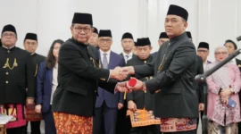 Gubernur Pramono Anung melantik Uus Kuswanto sebagai Sekda DKI di Balai Kota Jakarta. (Posnews/Ist)