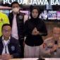 Kapolda Jawa Barat Irjen Pol Rudi Setiawan memberikan keterangan penetapan tersangka YouTuber Adimas Firdaus alias Resbob. (Posnews/NET)

