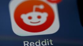 Ilustrasi, Lawan arus! Reddit resmi gugat larangan medsos 16 tahun ke bawah di Australia. Nilai aturan itu melanggar kebebasan politik dan membahayakan privasi pengguna. Dok: Istimewa.