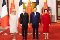 Beijing dan Paris makin mesra! Xi Jinping dan Macron sepakat pererat kerja sama strategis. Simak peluang investasi baru di sektor dirgantara hingga kecerdasan buatan. Dok: Istimewa.
