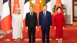 Beijing dan Paris makin mesra! Xi Jinping dan Macron sepakat pererat kerja sama strategis. Simak peluang investasi baru di sektor dirgantara hingga kecerdasan buatan. Dok: Istimewa.