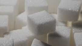 Ilustrasi, Manis di lidah, pahit di tubuh. Gula ternyata bersembunyi dengan nama samaran di makanan gurih sekalipun. Simak cara mendeteksinya agar terhindar dari diabetes. Dok: Istimewa.