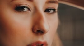 Ilustrasi, Lebih dari sekadar prasangka. Meskipun fisiognomi sempat dicap sebagai pseudosains, penelitian terbaru mengungkap adanya 